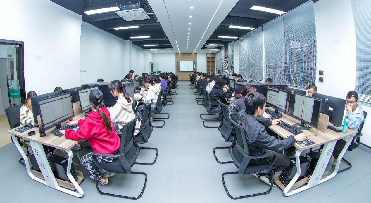 守正创新筑匠心，勇毅前行强技能——2023年广西职业院校技能大赛高职组《Web应用软件开发》赛项成功举办